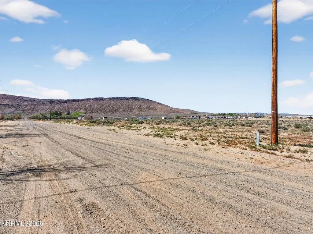 1340 Badger Silver Springs NV 89429