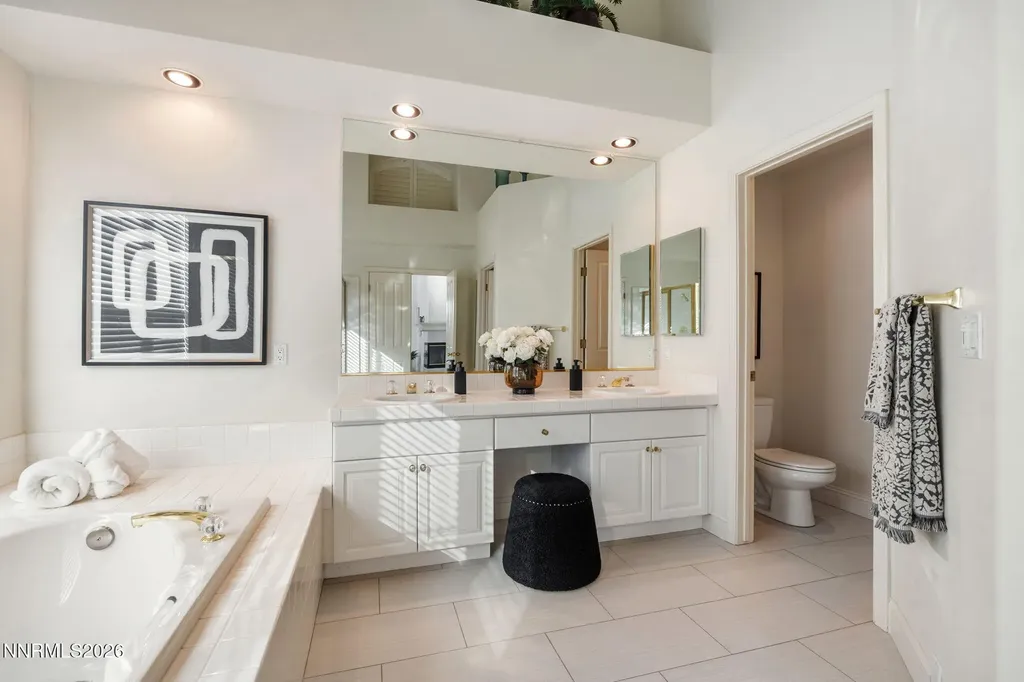 6186 Squires Reno NV 89519