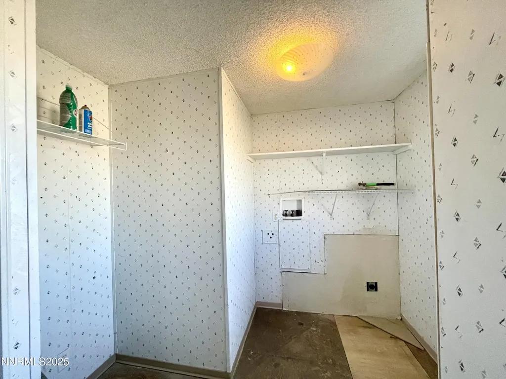 6055 Amos Winnemucca NV 89445