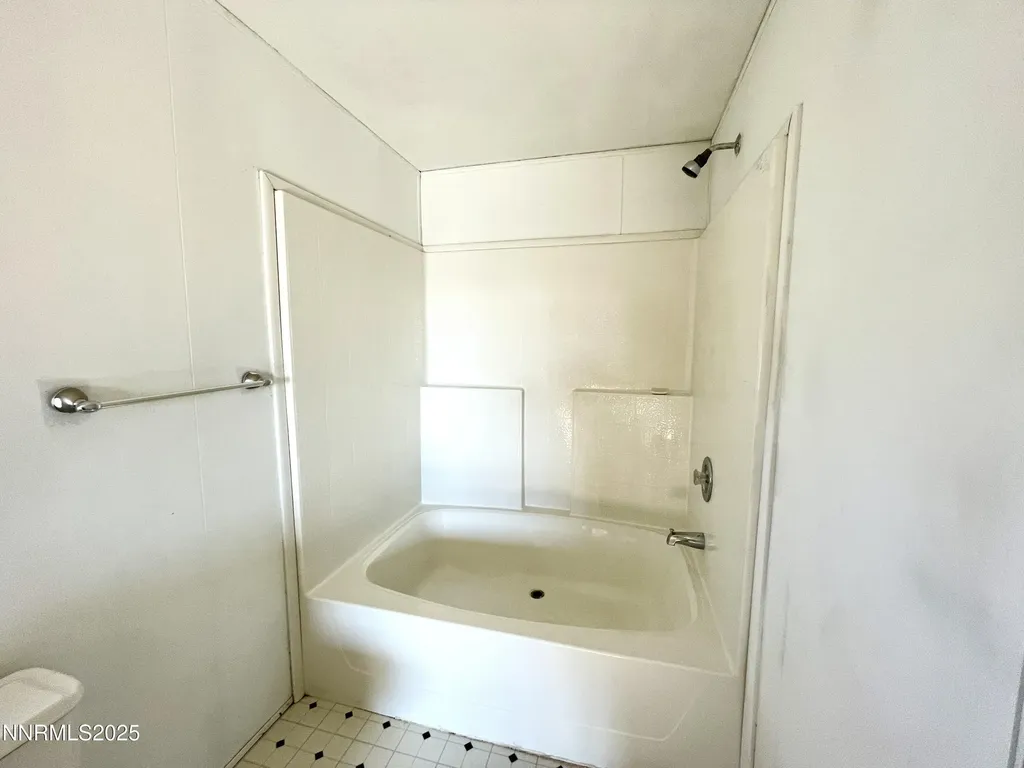 6055 Amos Winnemucca NV 89445