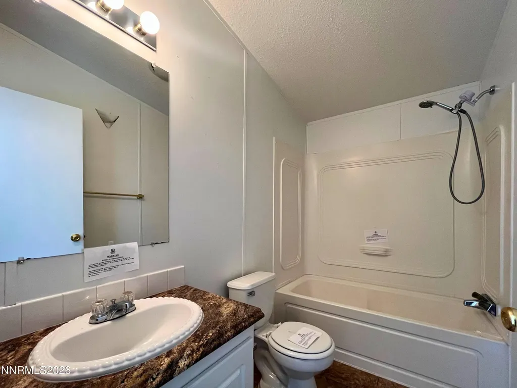1414 Lahonton Silver Springs NV 89429