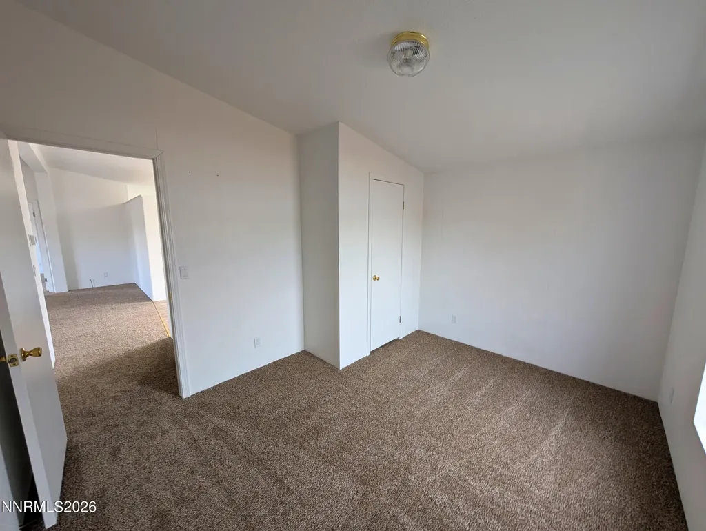 1414 Lahonton Silver Springs NV 89429