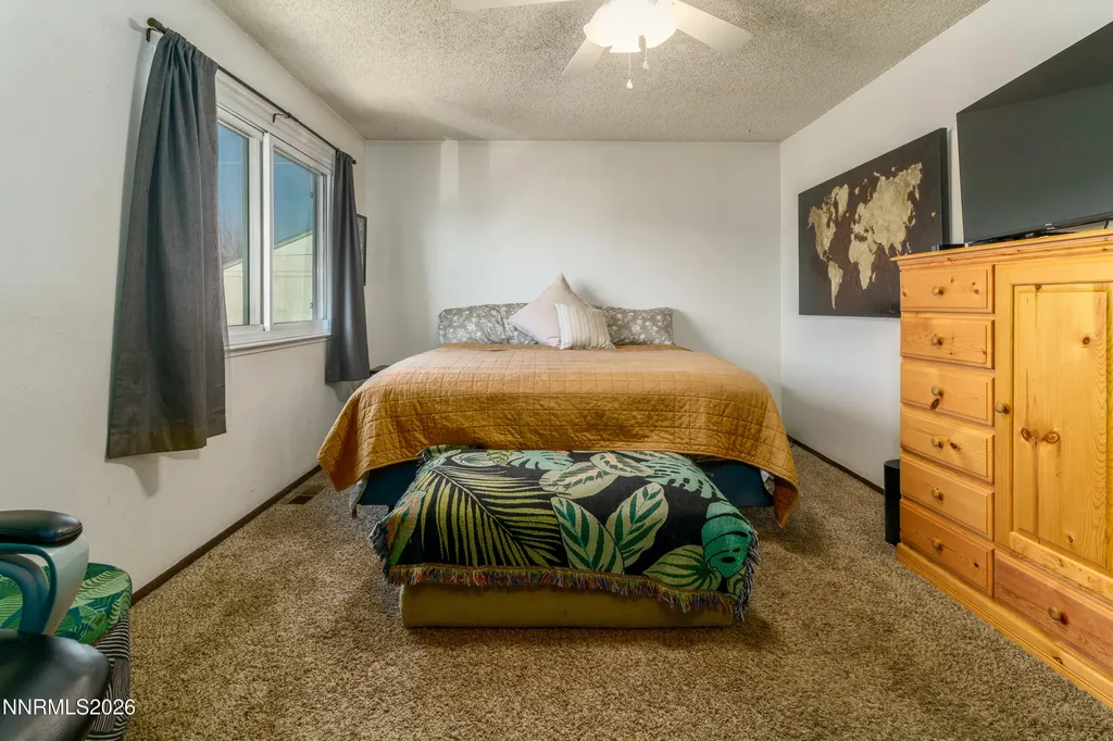 2127 Greyhaven Sparks NV 89431