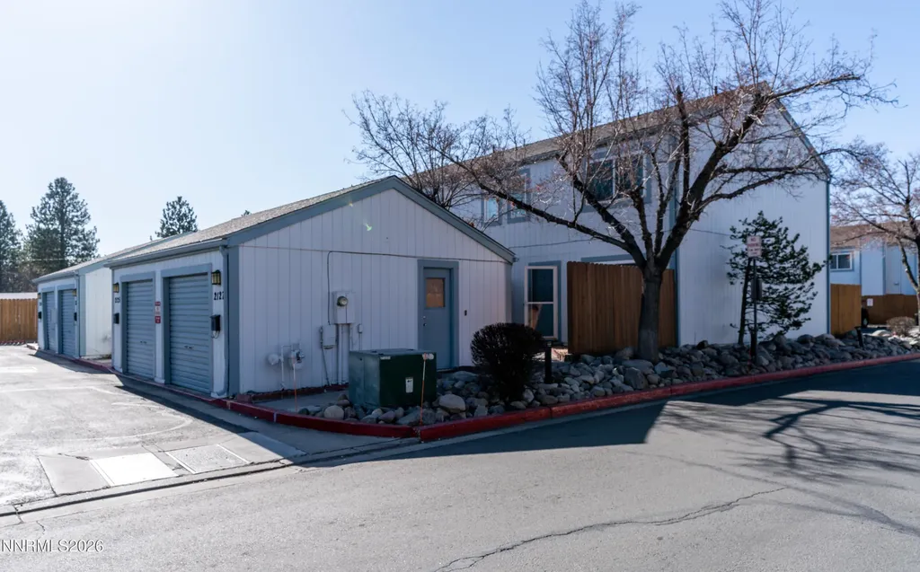 2127 Greyhaven Sparks NV 89431