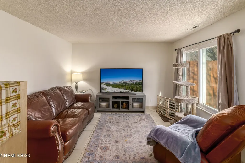 2127 Greyhaven Sparks NV 89431