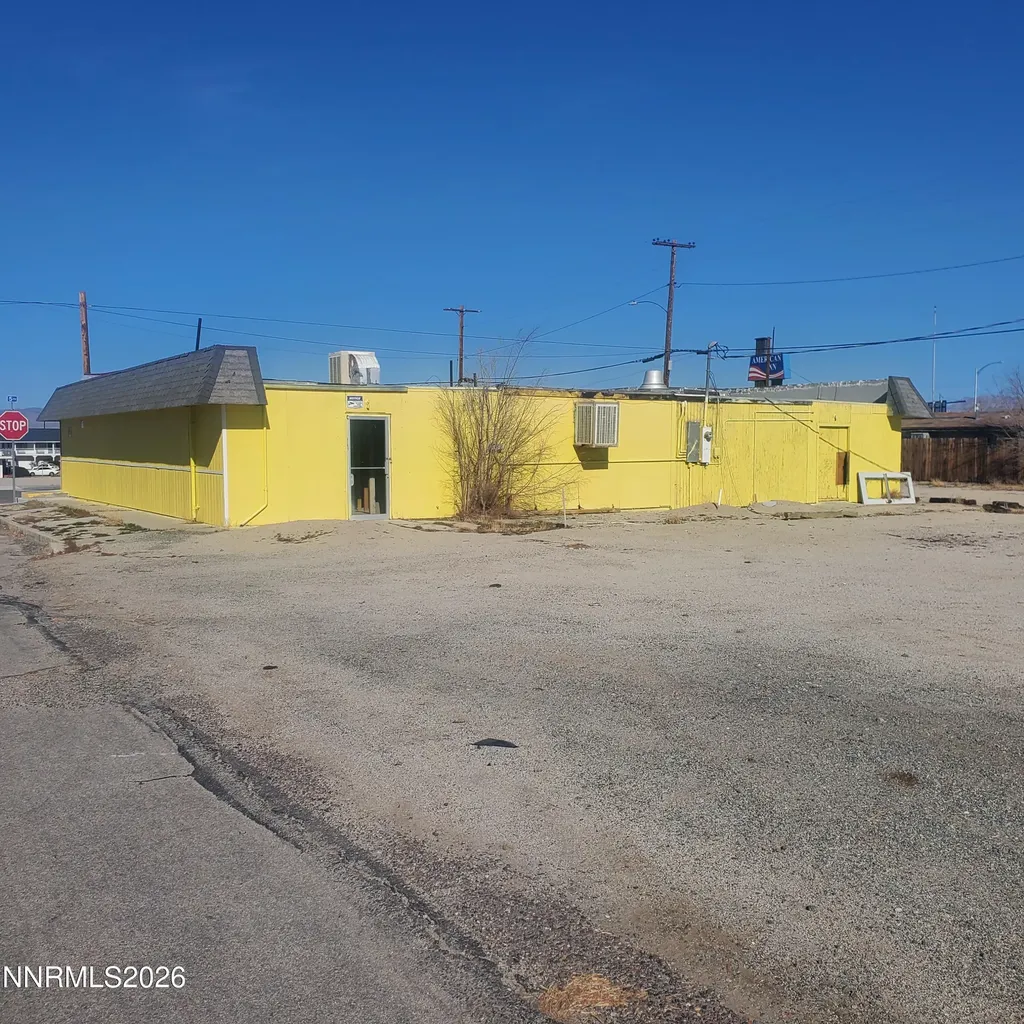 1302 5th Hawthorne NV 89415