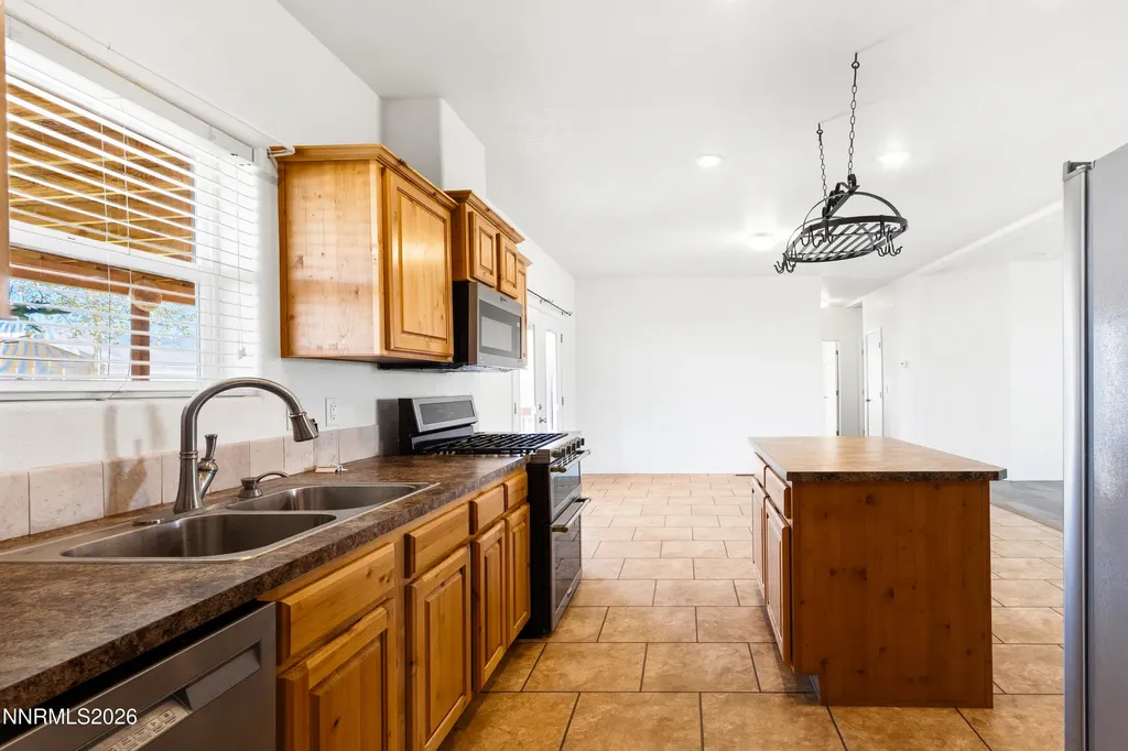 7075 Lazy P Winnemucca NV 89445