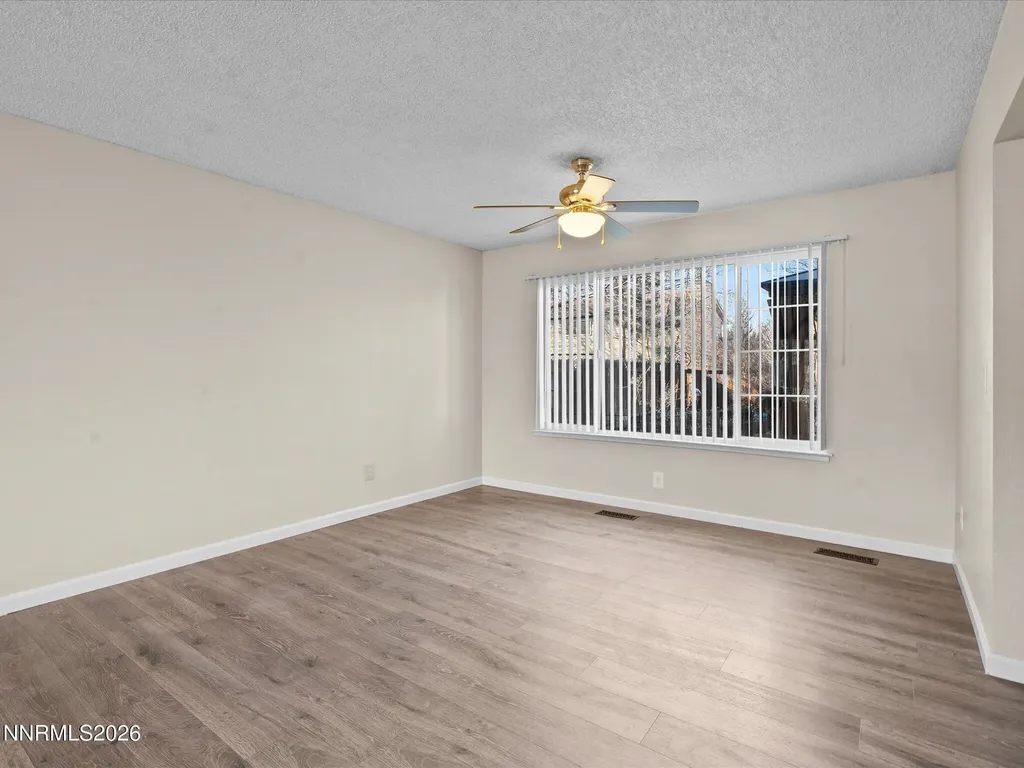 1074 Glen Martin Sparks NV 89434