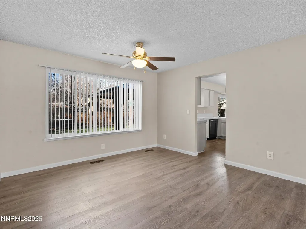 1074 Glen Martin Sparks NV 89434