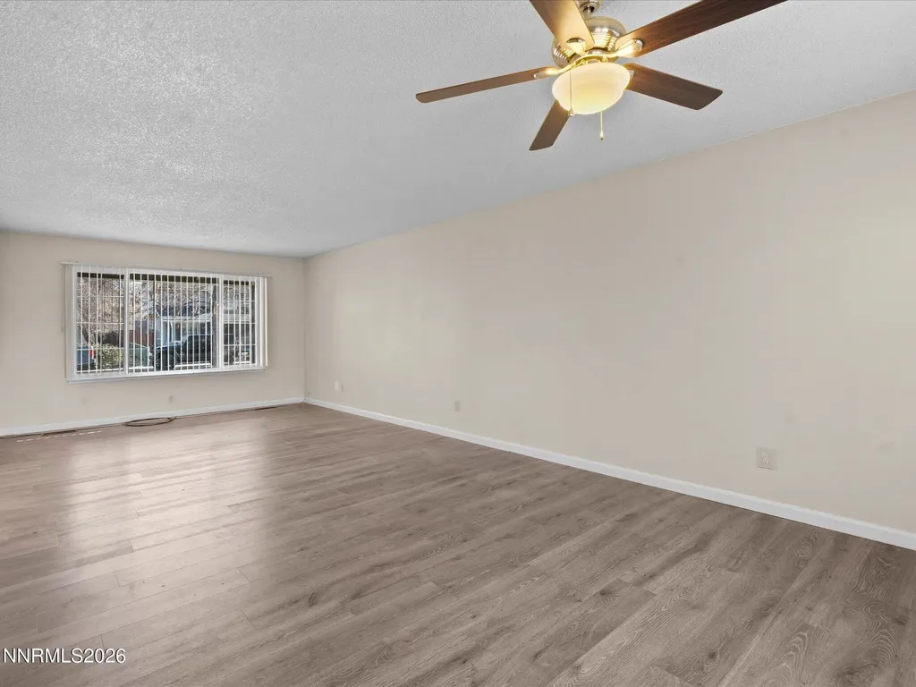 1074 Glen Martin Sparks NV 89434