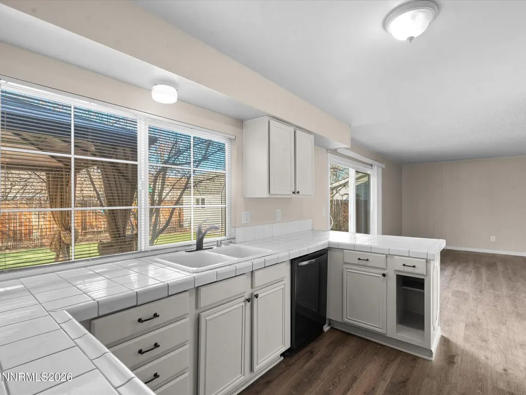 1074 Glen Martin Sparks NV 89434