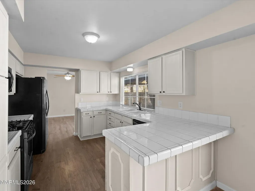 1074 Glen Martin Sparks NV 89434