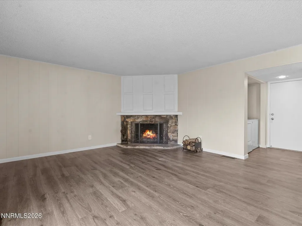 1074 Glen Martin Sparks NV 89434