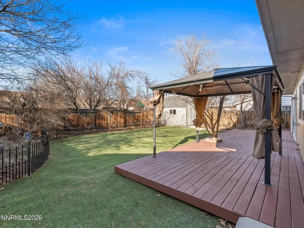 1074 Glen Martin Sparks NV 89434