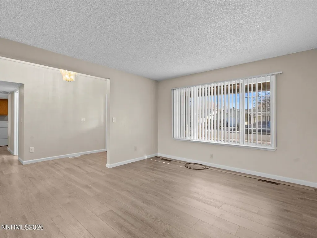 1074 Glen Martin Sparks NV 89434