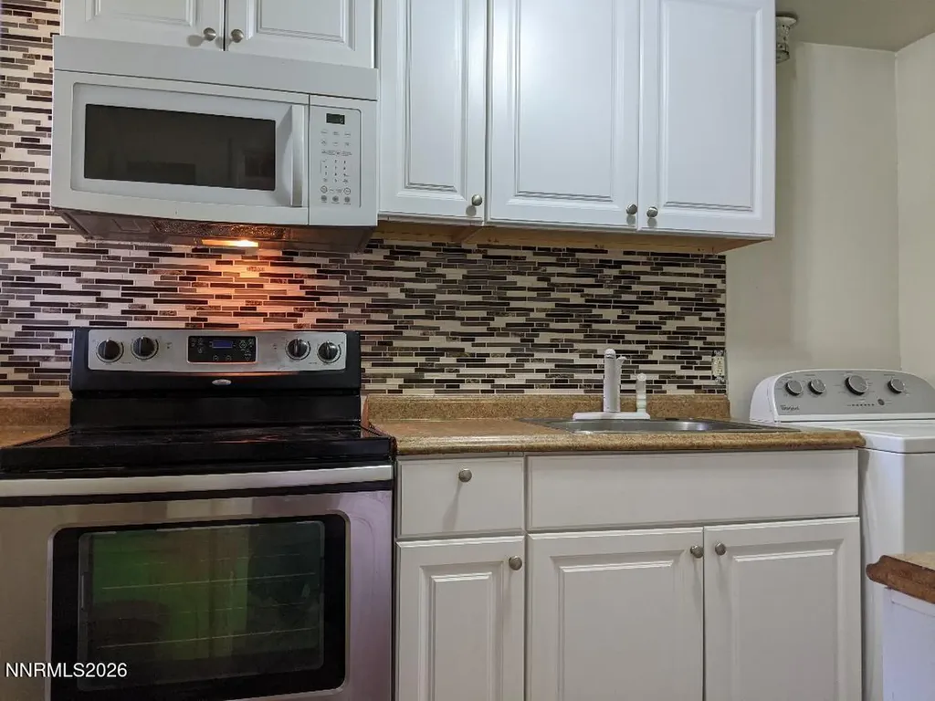 670 Denslowe Reno NV 89512