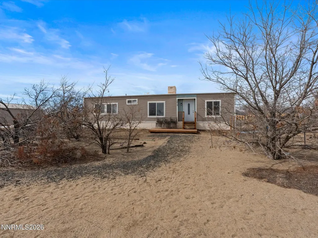 7815 Springfield Silver Springs NV 89429