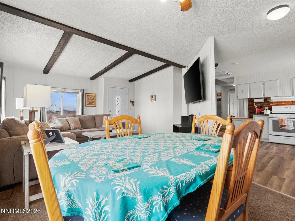 7815 Springfield Silver Springs NV 89429