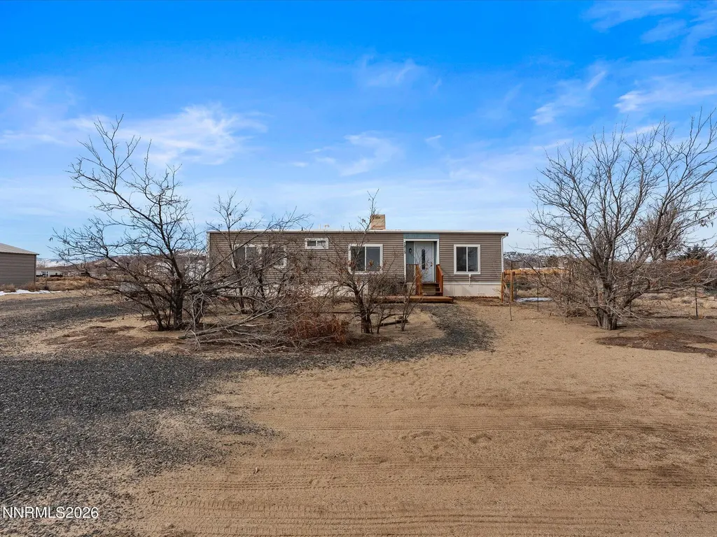 7815 Springfield Silver Springs NV 89429