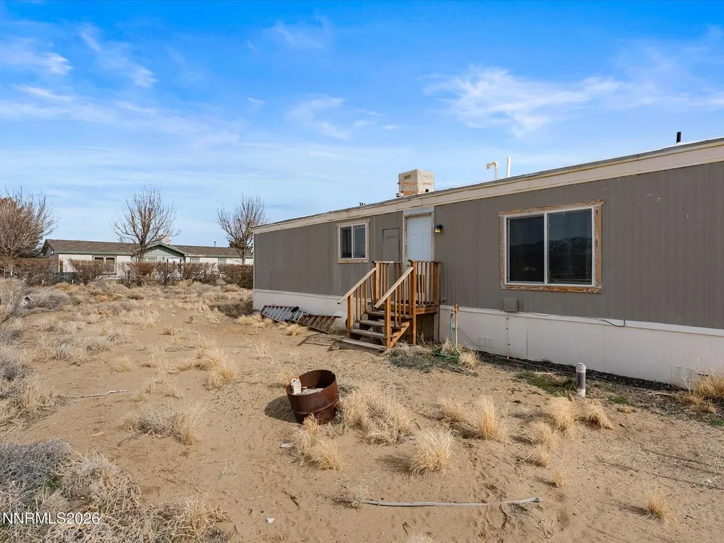 7815 Springfield Silver Springs NV 89429