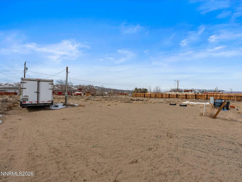 7815 Springfield Silver Springs NV 89429