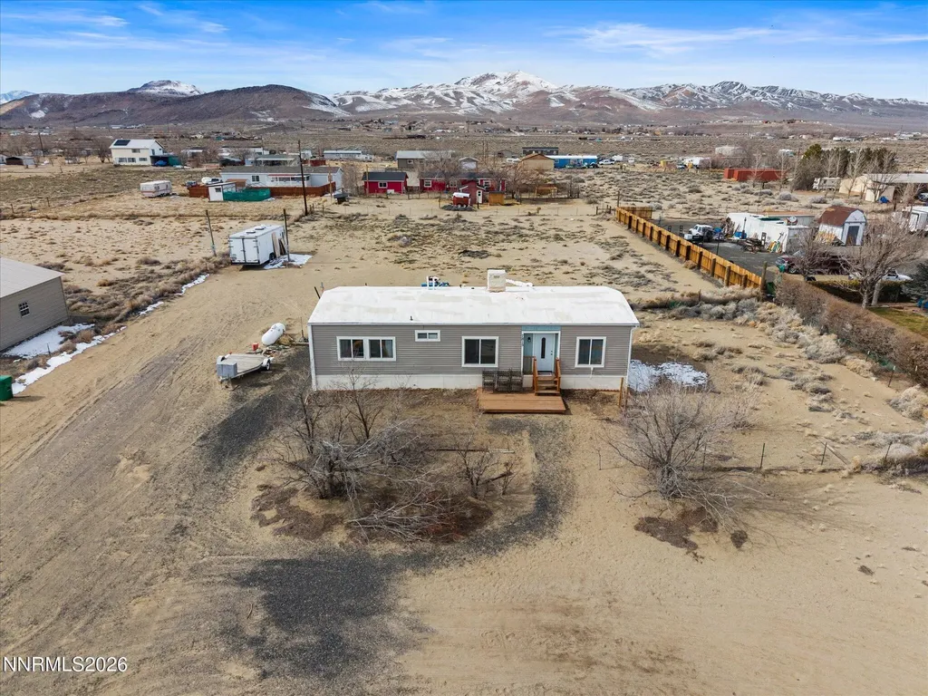 7815 Springfield Silver Springs NV 89429