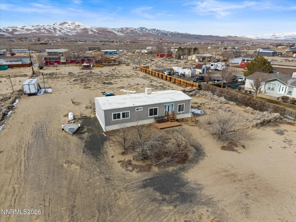 7815 Springfield Silver Springs NV 89429