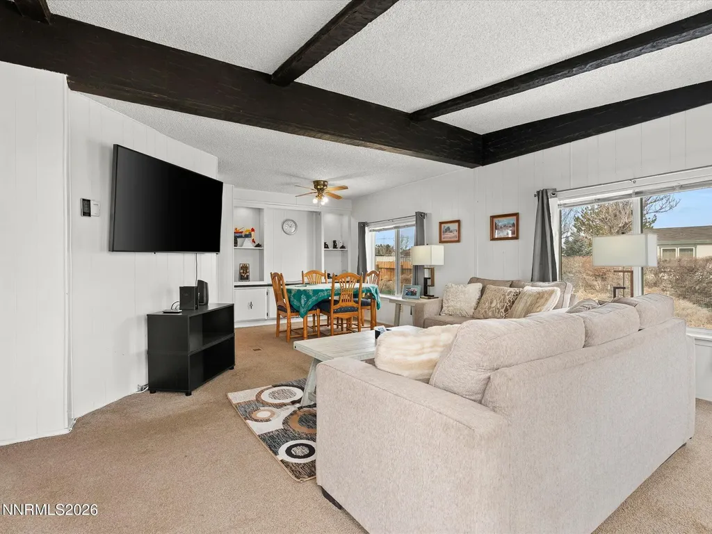 7815 Springfield Silver Springs NV 89429