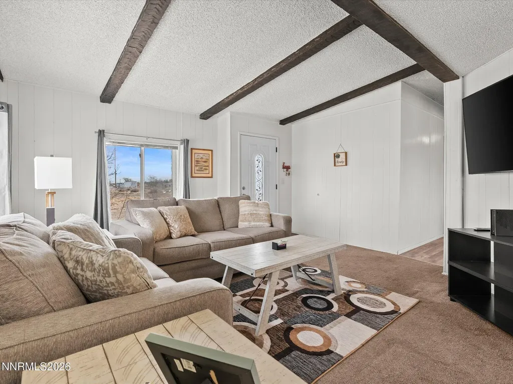 7815 Springfield Silver Springs NV 89429