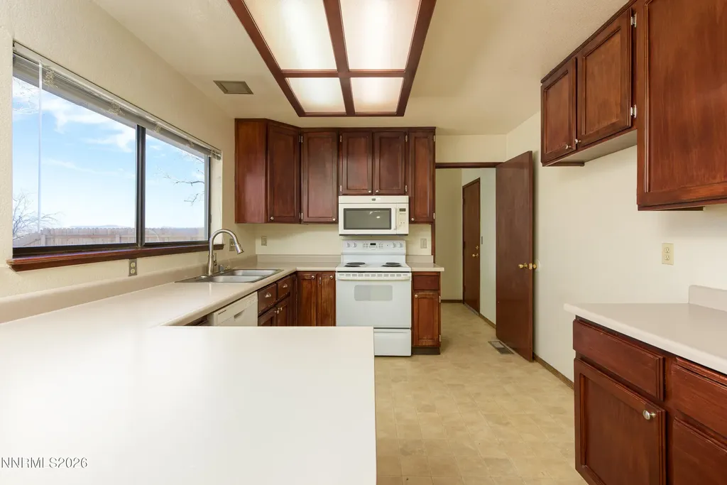 171 River Village Dayton NV 89403