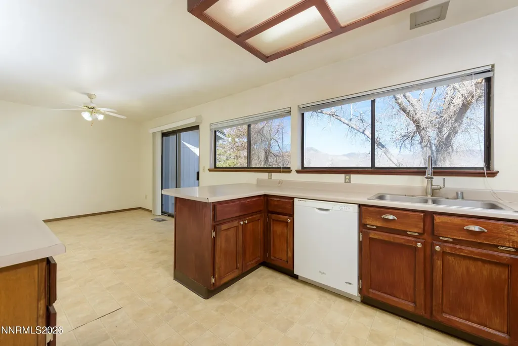 171 River Village Dayton NV 89403