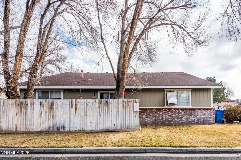 1529 Douglas Gardnerville NV 89410