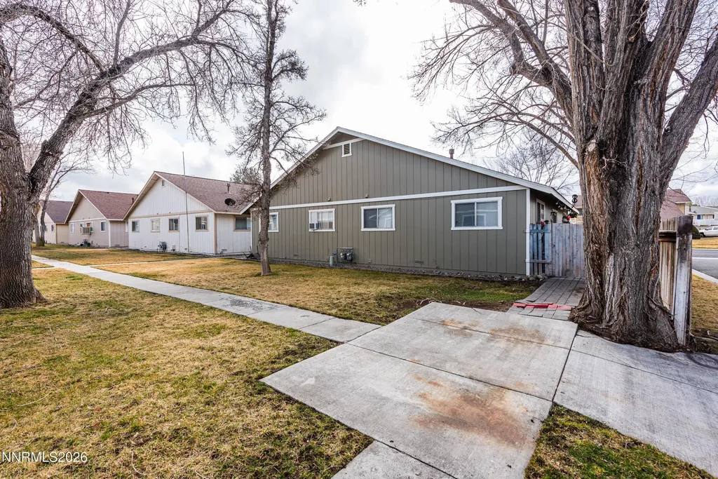 1529 Douglas Gardnerville NV 89410