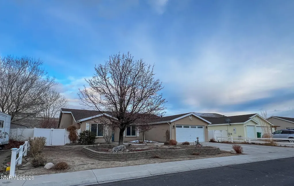 1371 White Bluffs Fernley NV 89408