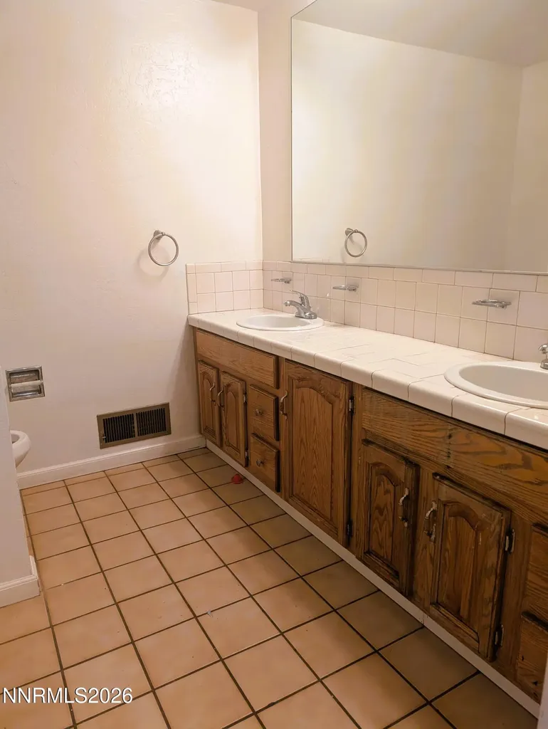 2390 Barnes Reno NV 89509