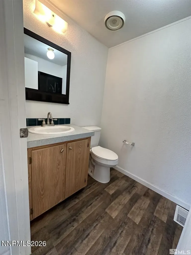 22215 Topaz Lake Lovelock NV 89419