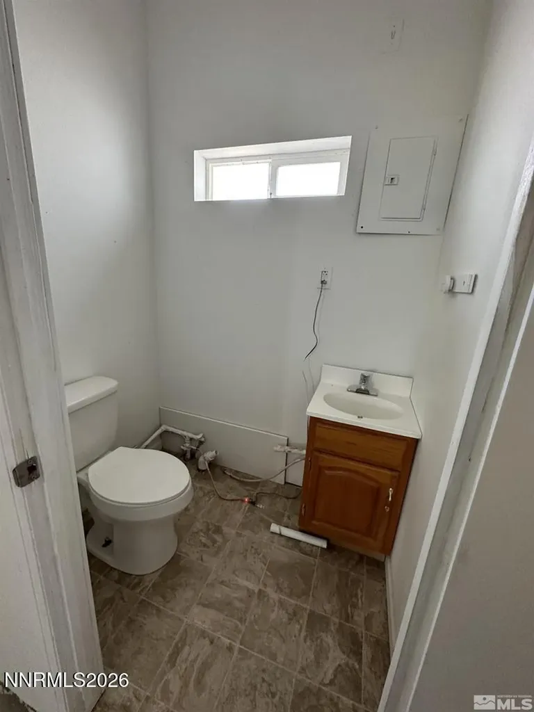 22215 Topaz Lake Lovelock NV 89419