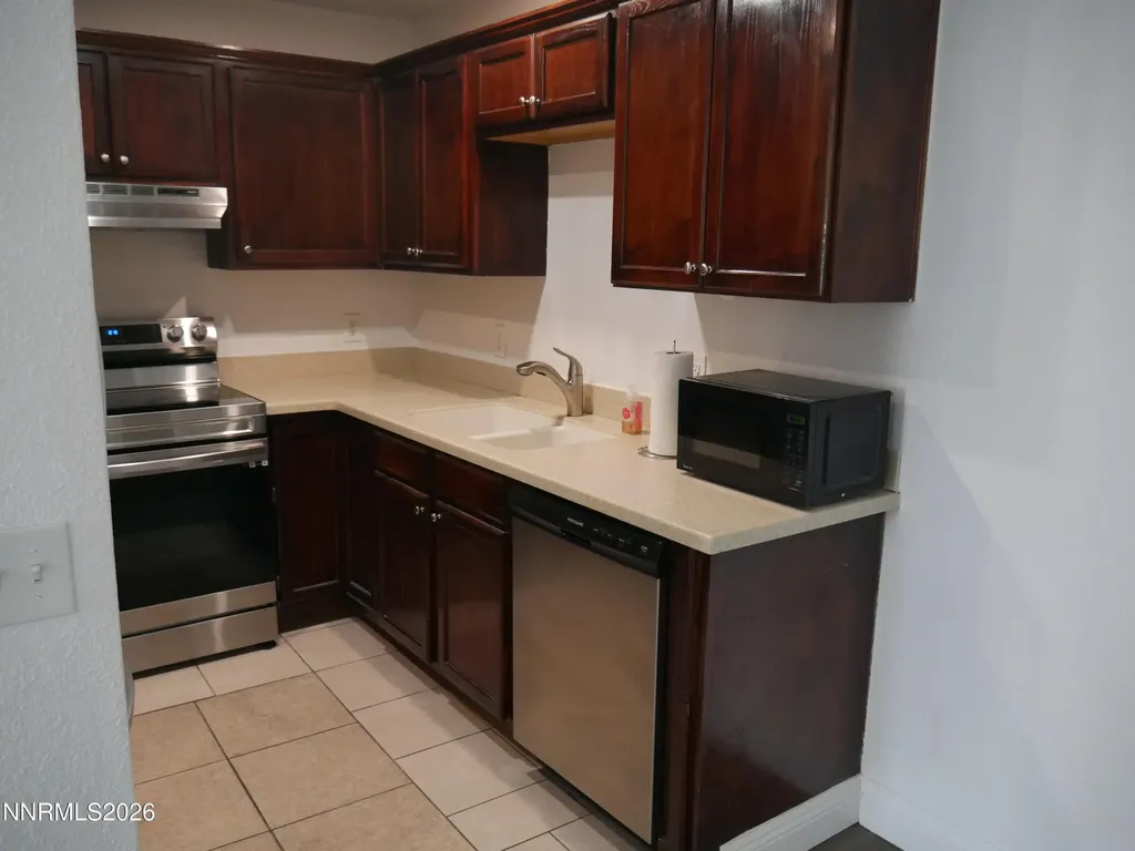 2385 Tripp Reno NV 89512