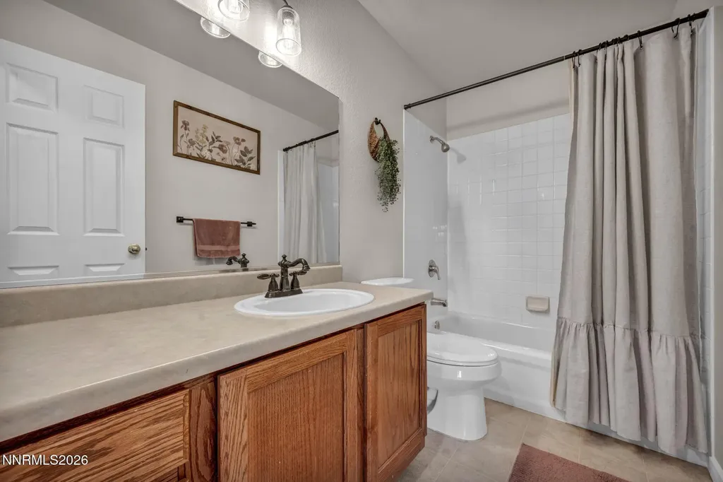 952 Red Falcon Spanish Springs NV 89441