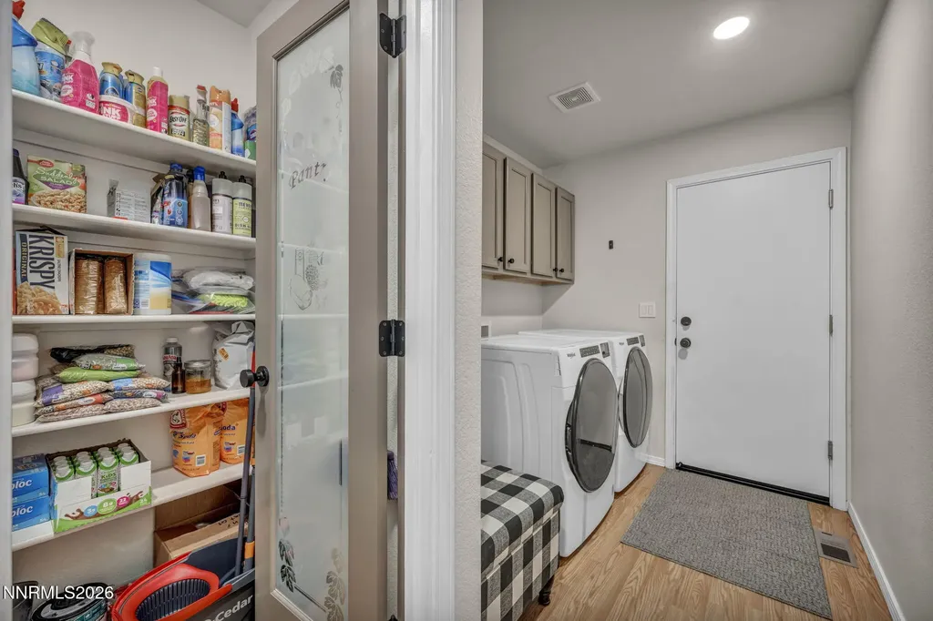 952 Red Falcon Spanish Springs NV 89441