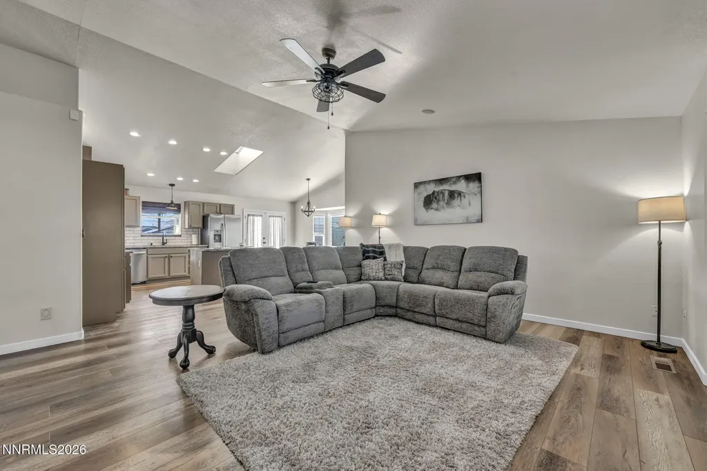 952 Red Falcon Spanish Springs NV 89441