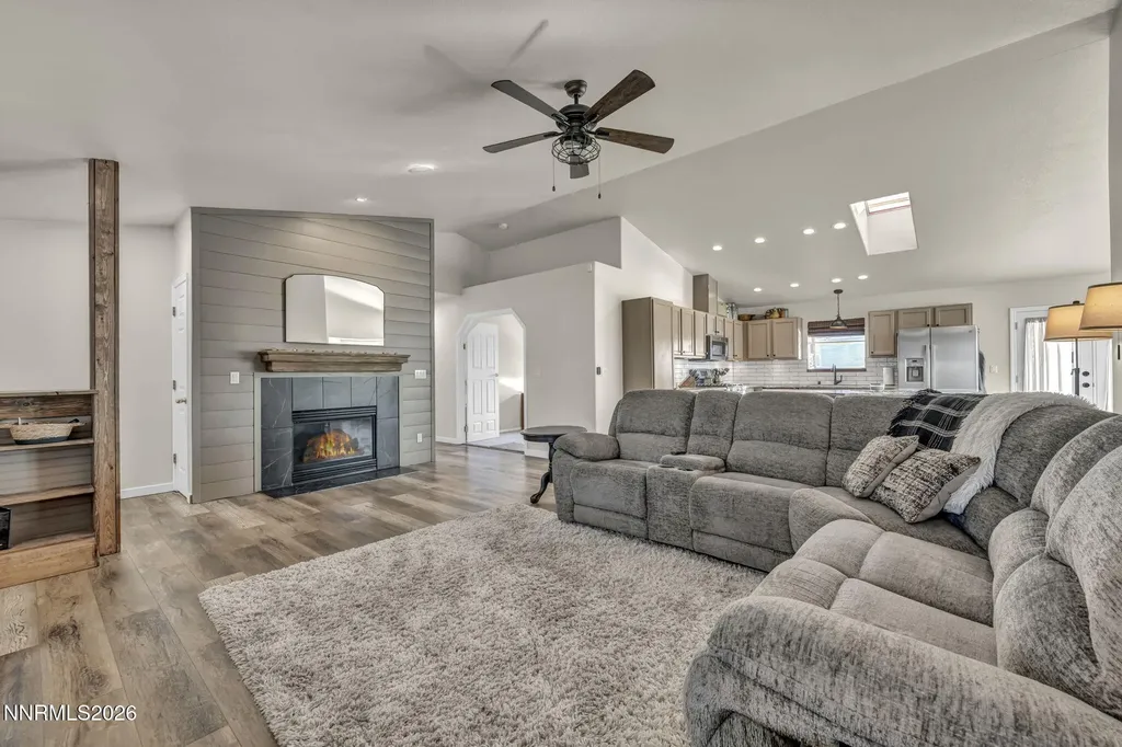 952 Red Falcon Spanish Springs NV 89441