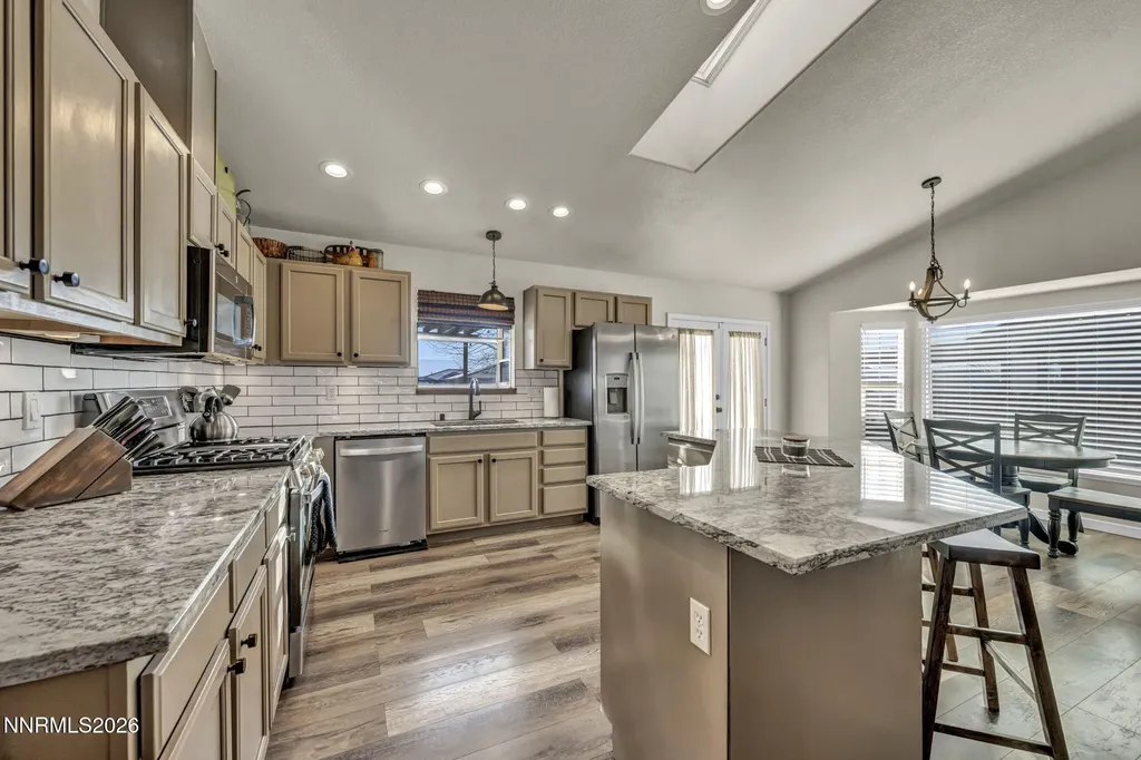 952 Red Falcon Spanish Springs NV 89441