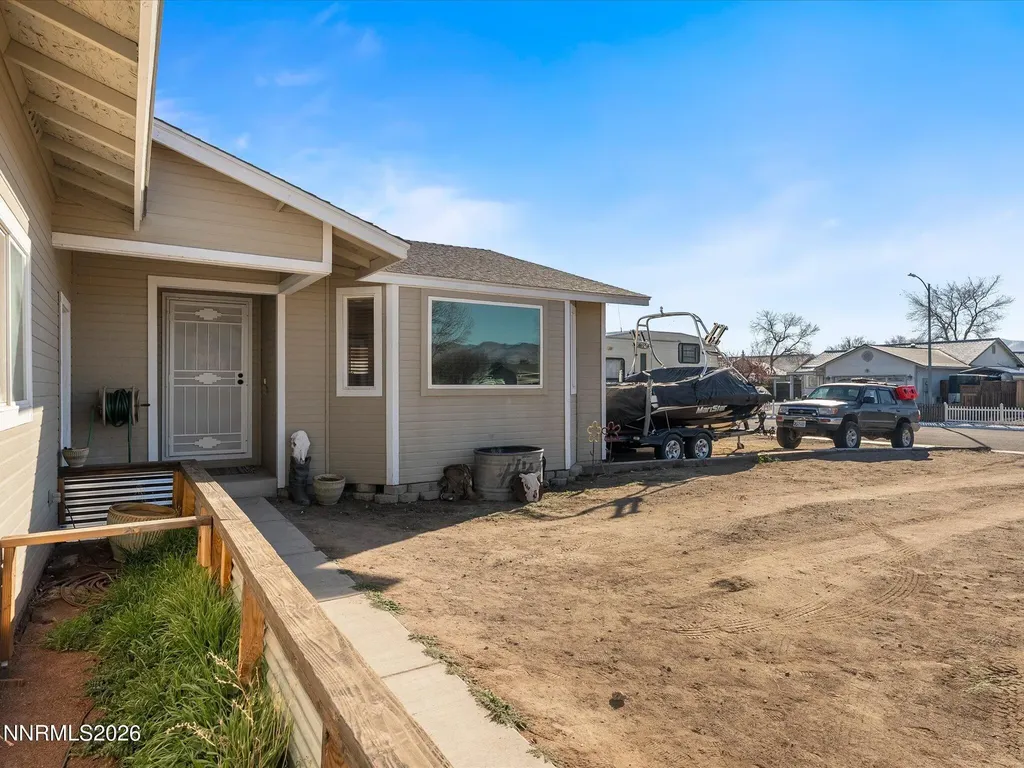 668 Farm Fernley NV 89408