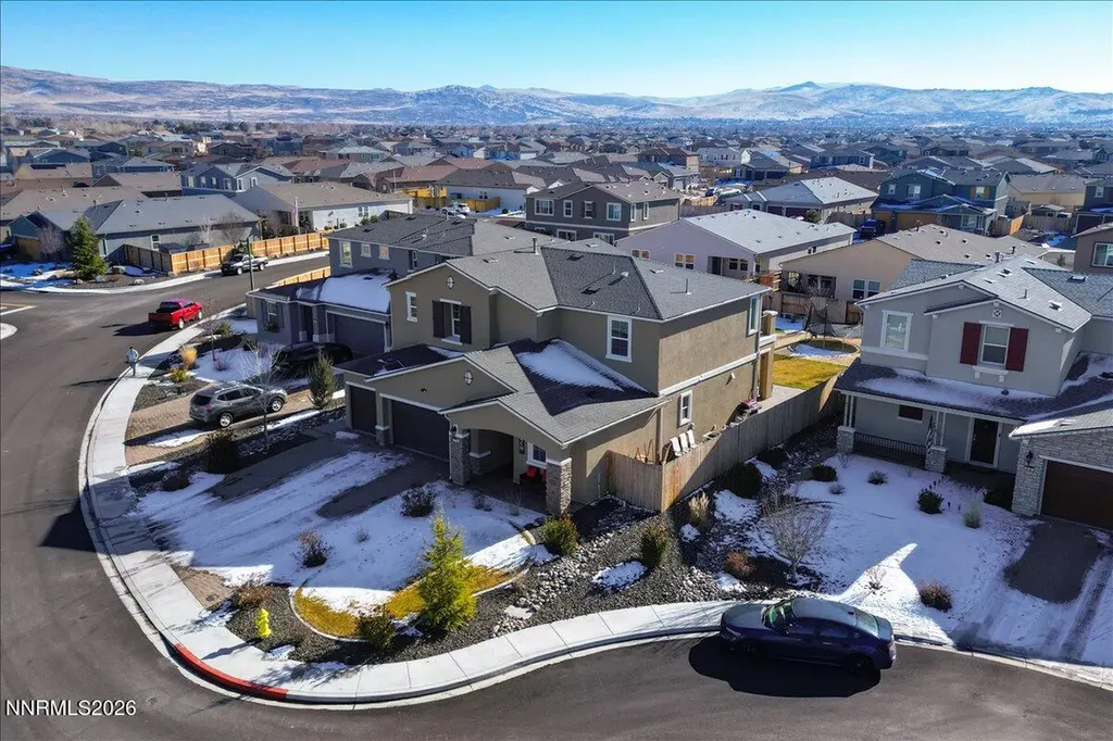 2139 Roaring Fork Sparks NV 89436