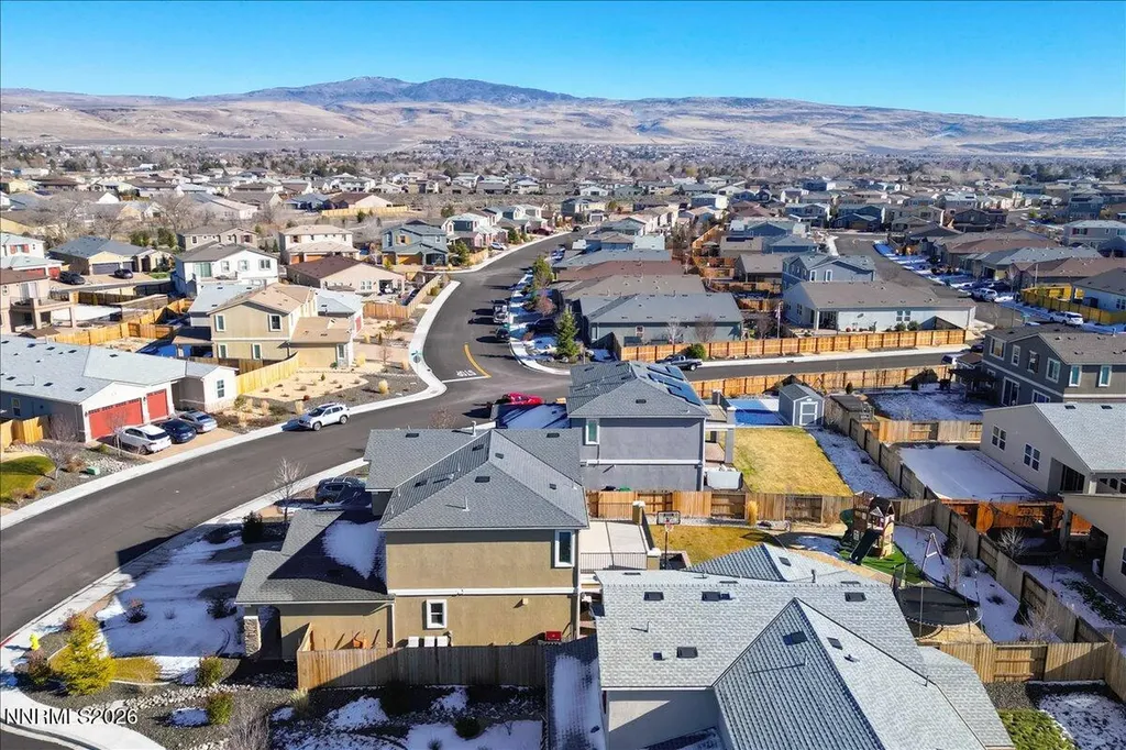 2139 Roaring Fork Sparks NV 89436