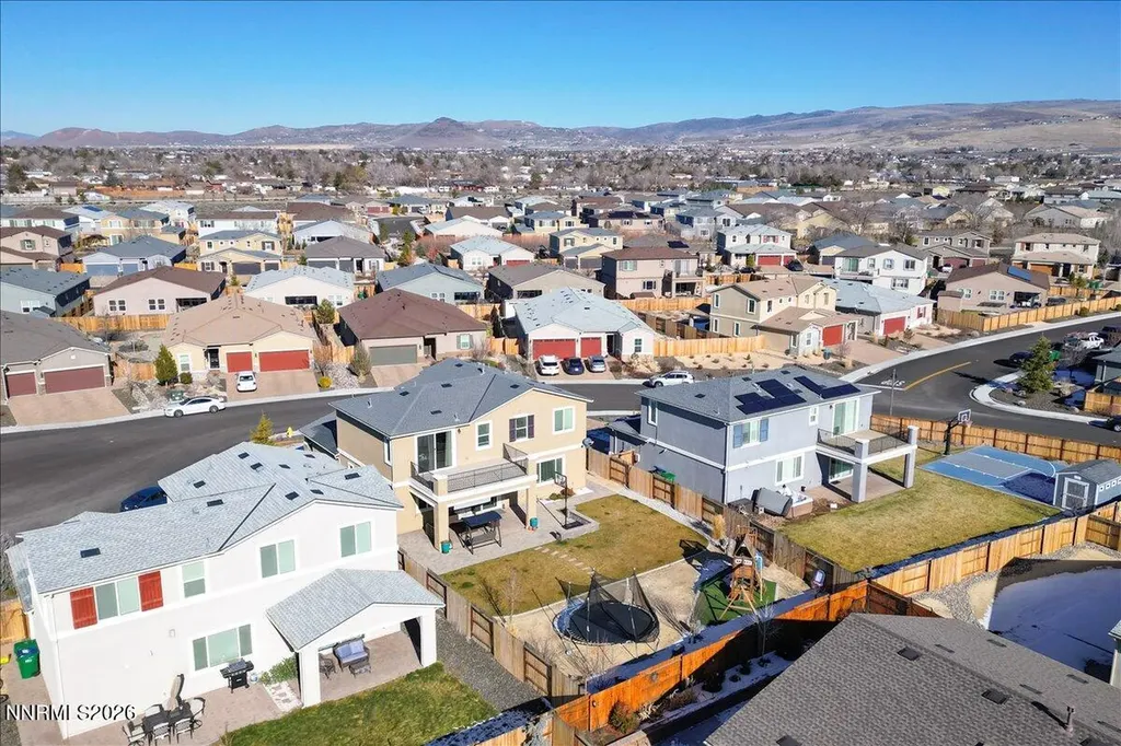 2139 Roaring Fork Sparks NV 89436