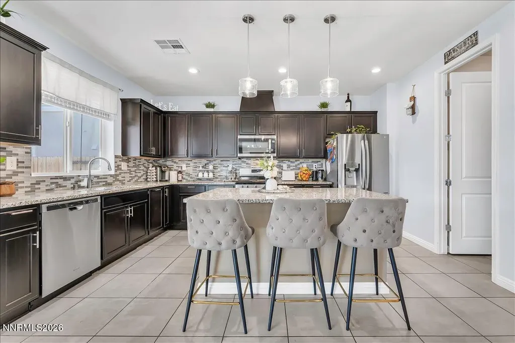 2139 Roaring Fork Sparks NV 89436