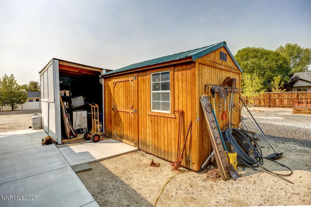 5655 Dillon Fallon NV 89406
