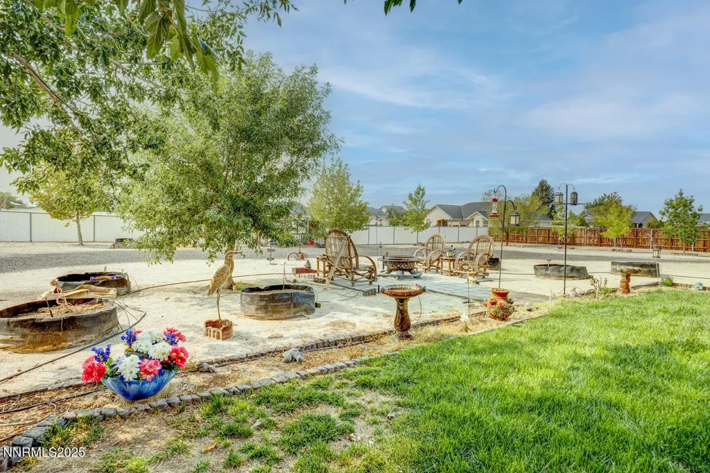5655 Dillon Fallon NV 89406